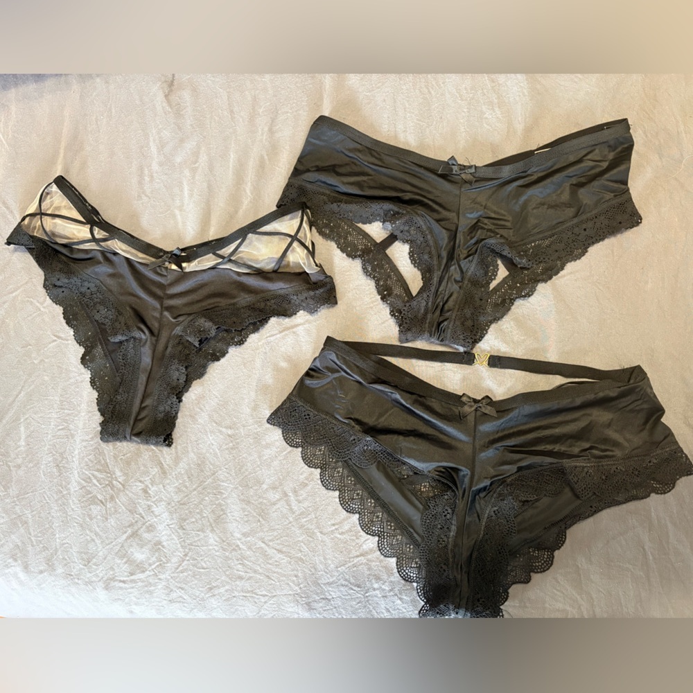 🆕 Victoria’s Secret Elegant Black Lace Panties Trio